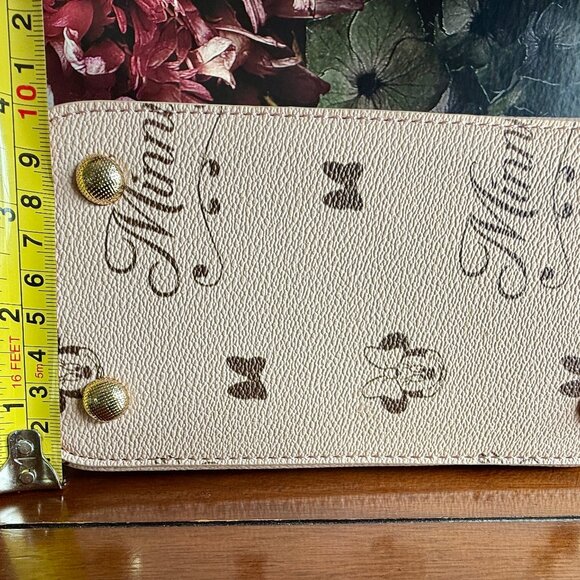 NEW Disney Cartoon Chic, Minnie Mouse Pink Shoulder Bag - Picture 8 of 13